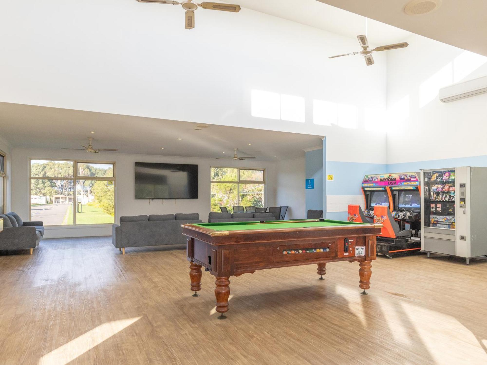 Nrma Warrnambool Riverside Holiday Park Buitenkant foto