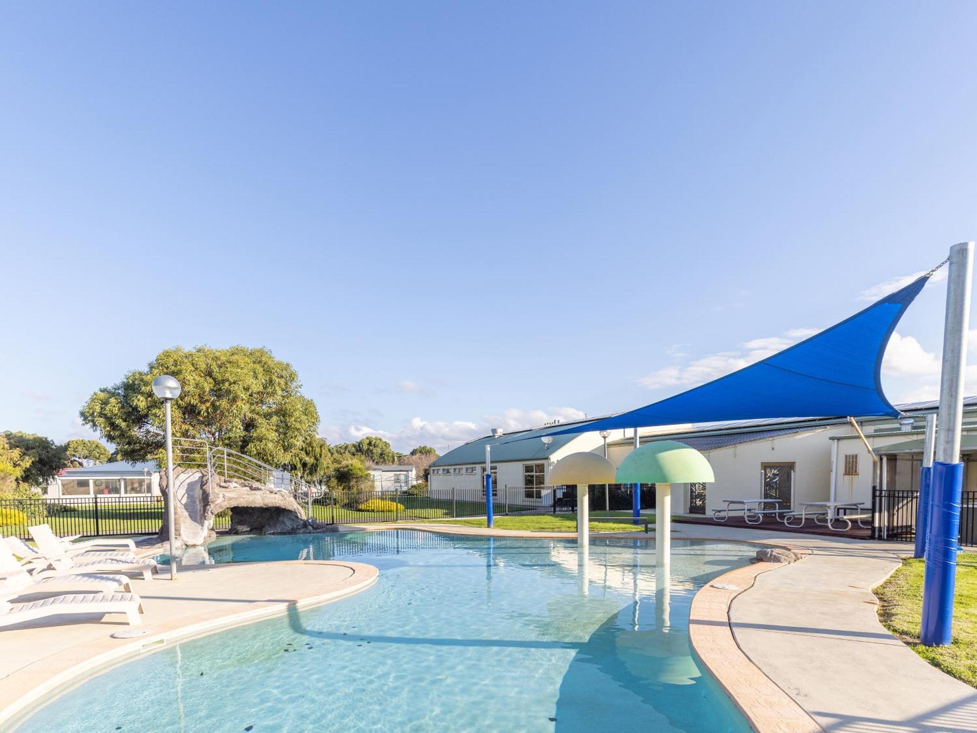 Nrma Warrnambool Riverside Holiday Park Buitenkant foto
