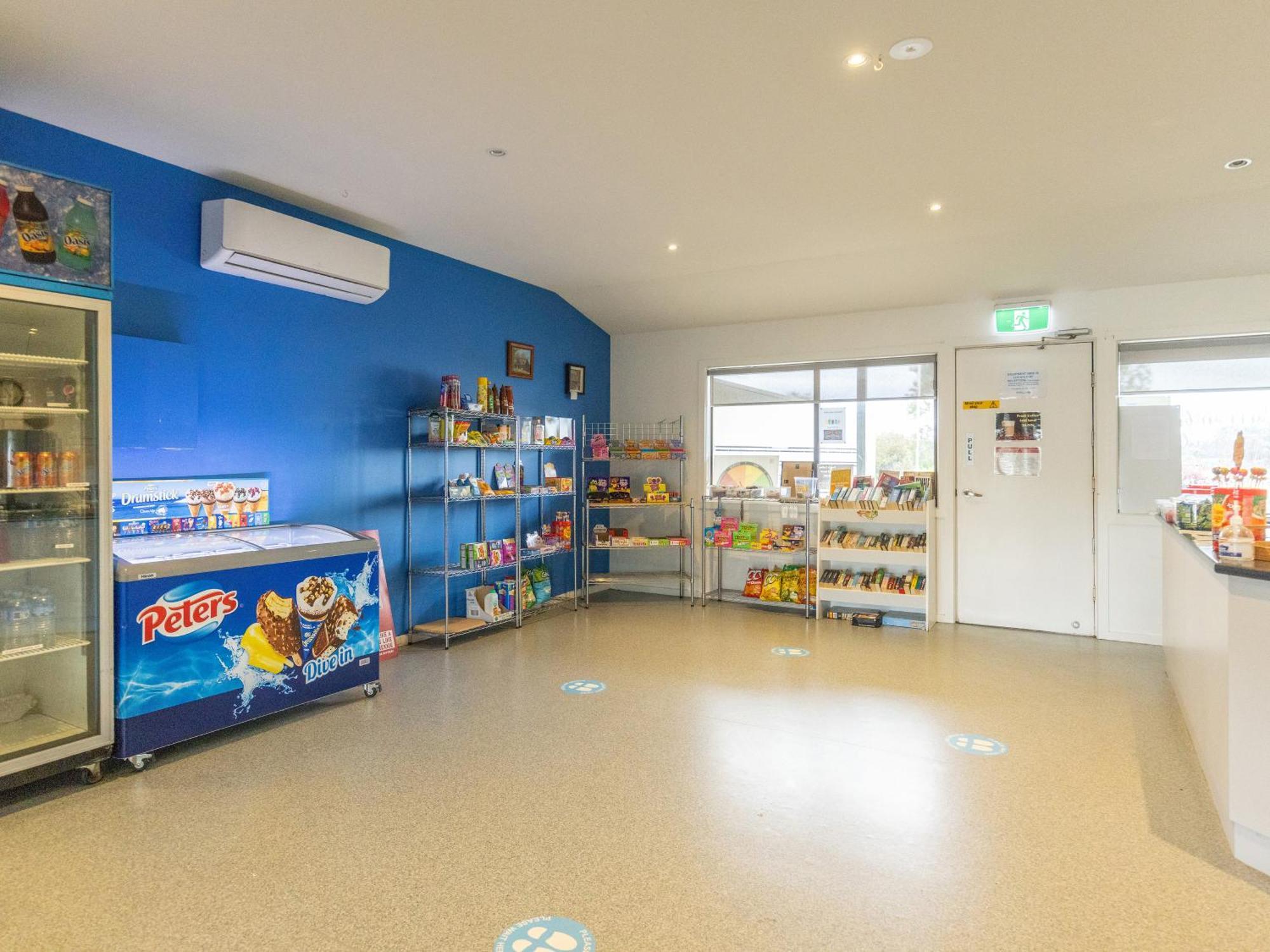 Nrma Warrnambool Riverside Holiday Park Buitenkant foto