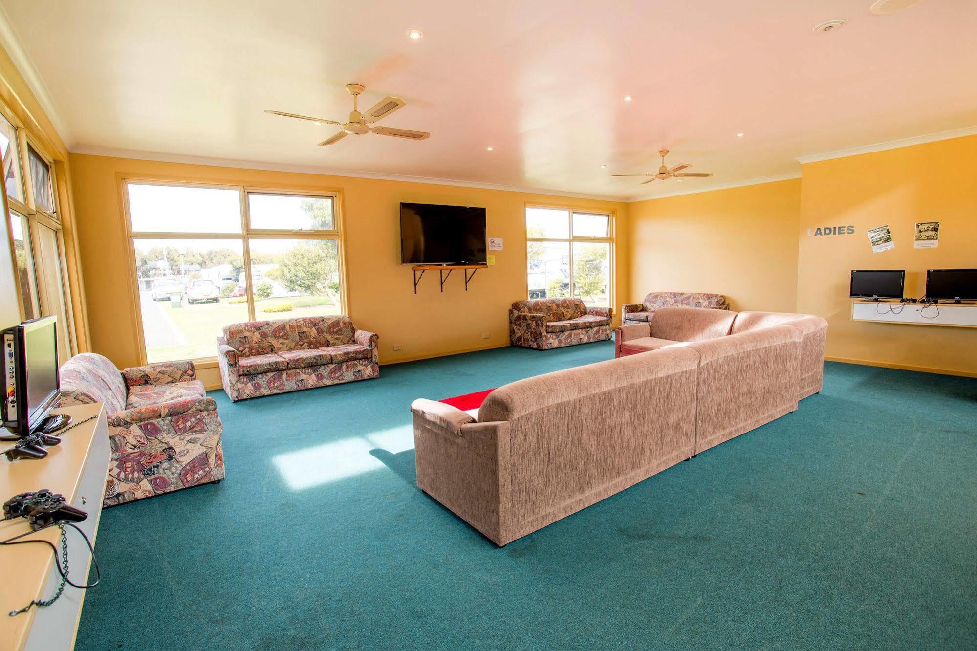 Nrma Warrnambool Riverside Holiday Park Buitenkant foto